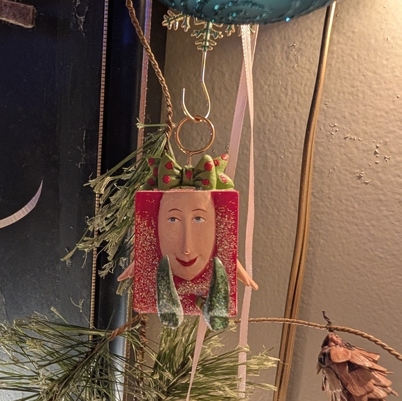 Set of 4 Dept. 56 Christmas Kringles Placecard Holders - 4 Different Designs - Picture 3 of 16